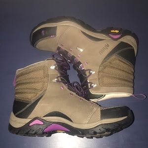 Ahnu hiking boots NEVER WORN!!